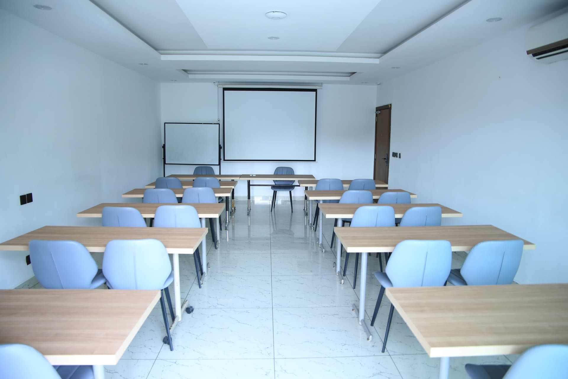 Salle Aure — Réunions & Stratégie
